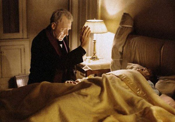 the-exorcist-phim-kinh-di-am-anh-dang-so-hay-nhat-moi-thoi-dai 2